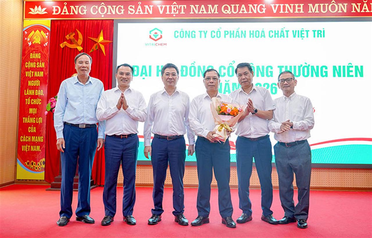 Ông Văn Đình Hoan được bầu làm Chủ tịch HĐQT Công ty CP Hóa chất Việt Trì