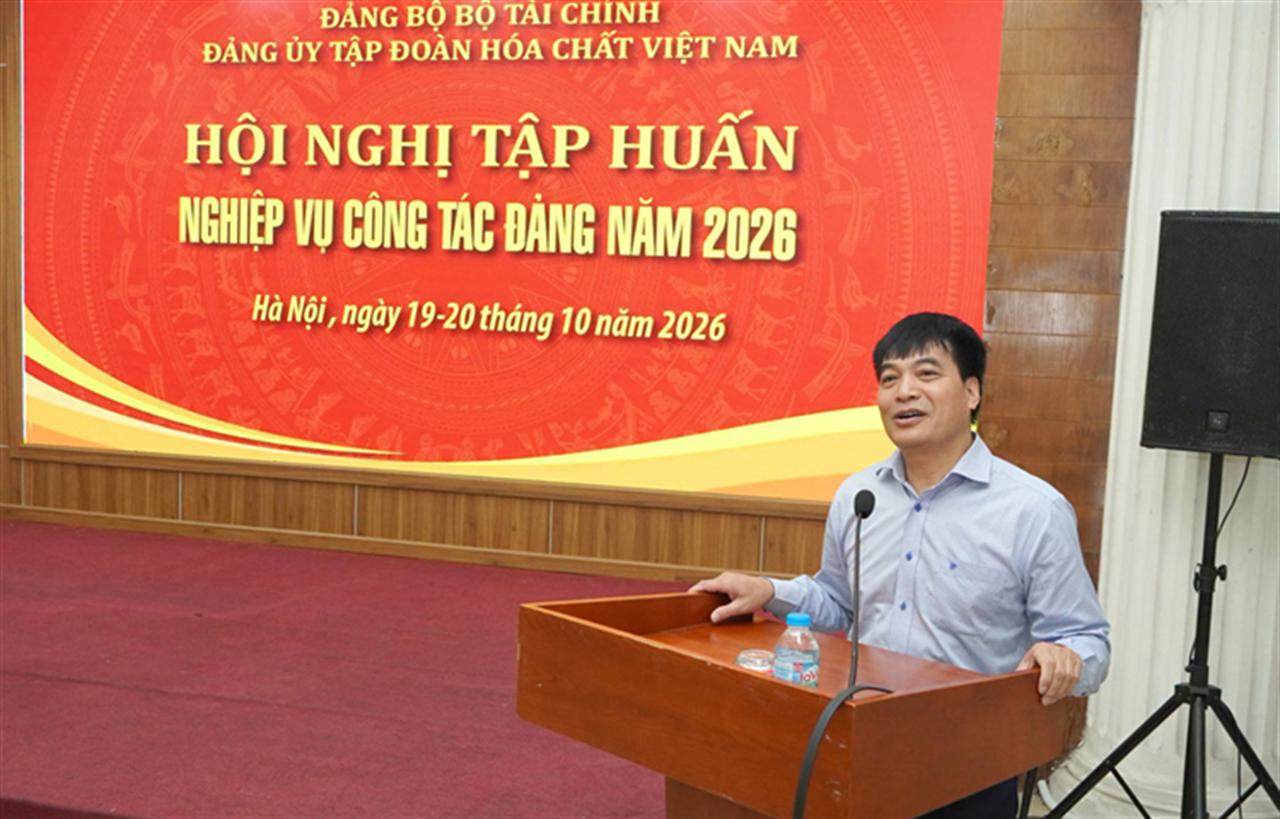 Đảng ủy Vinachem tập huấn nghiệp vụ công tác Đảng năm 2026