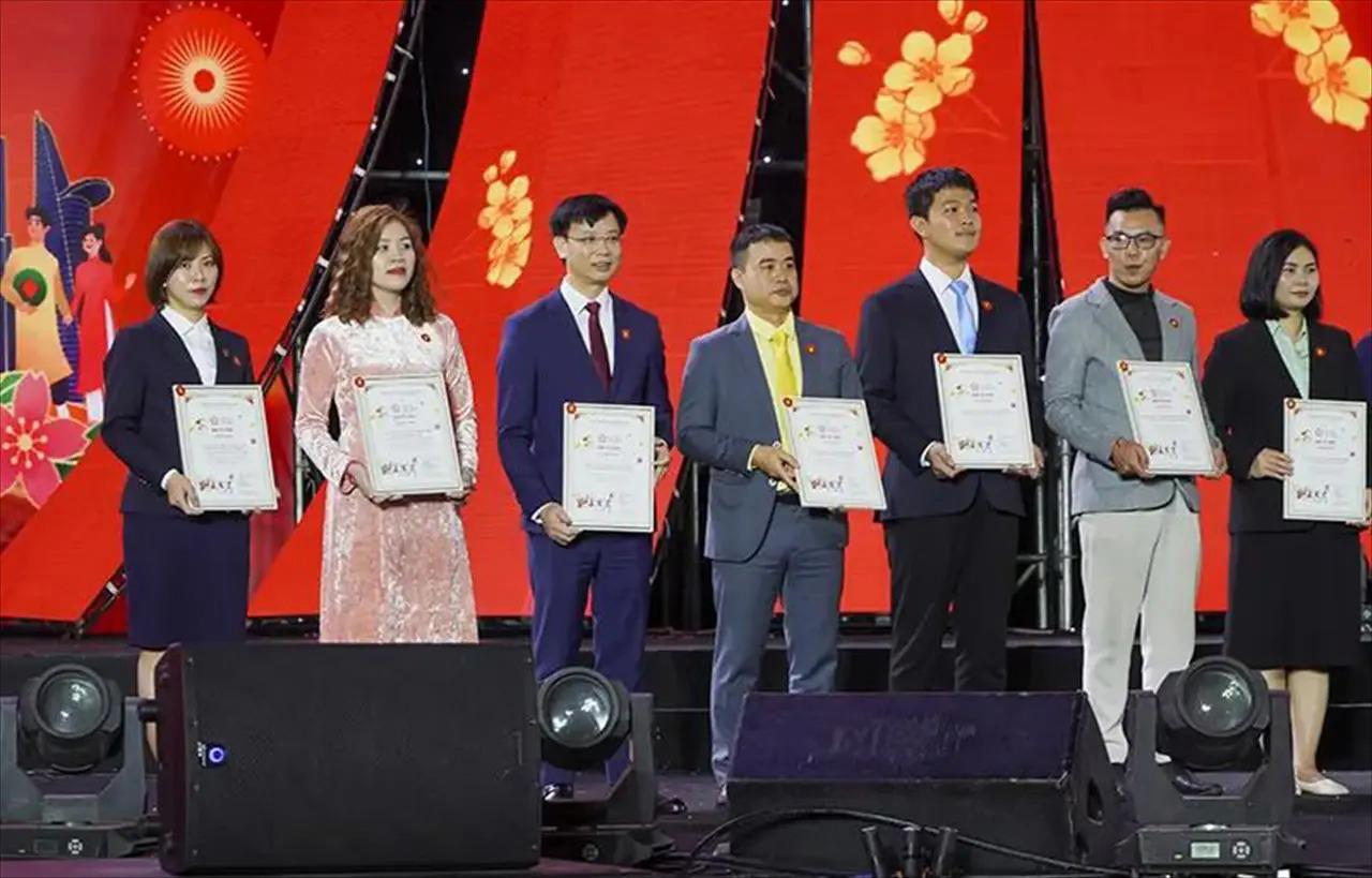 VINACHEM Honored at the Closing Ceremony of the 2026 Spring Fair