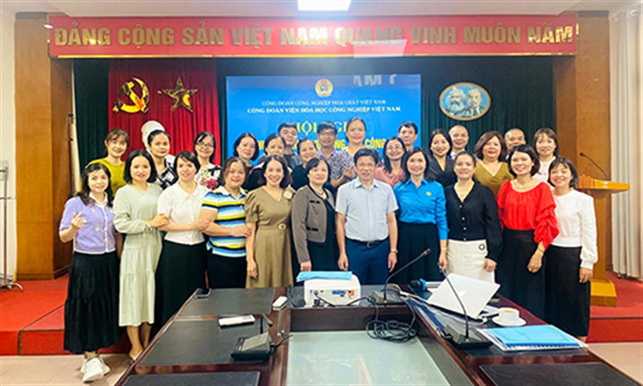 Công đoàn Viện Hóa học Công nghiệp Việt Nam tổ chức tập huấn cho cán bộ công đoàn nhiệm kỳ 2023 – 2028