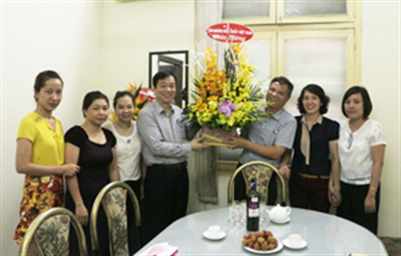 Lãnh đạo Tập đoàn thăm, chúc mừng ngày Báo chí Cách mạng